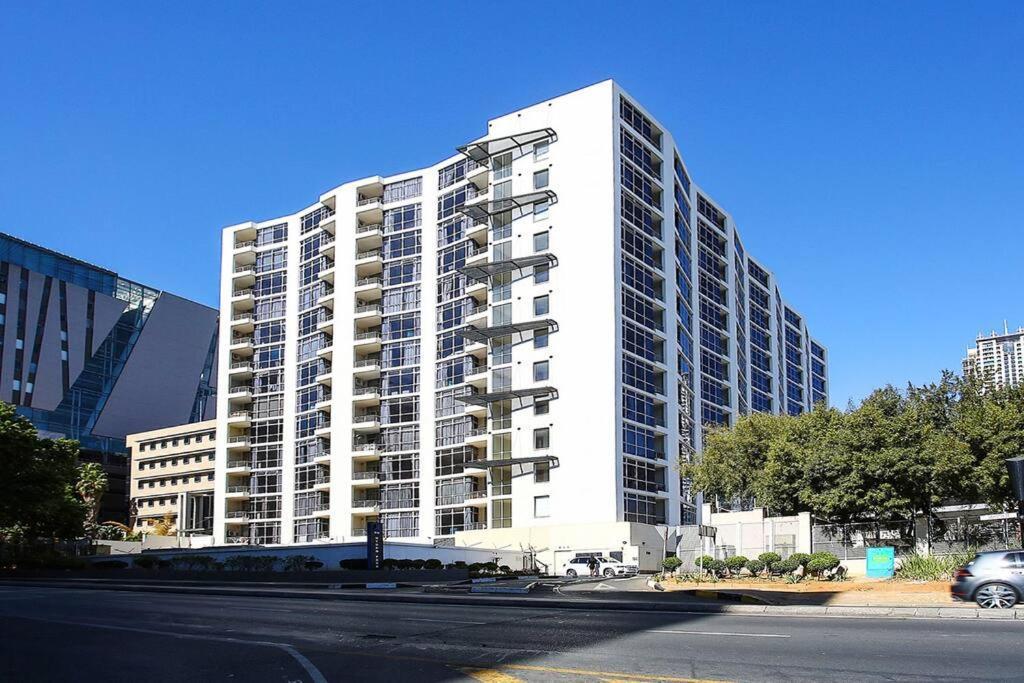 Upmarket Sandton Hydro Park Apartments Йоханнесбург Экстерьер фото
