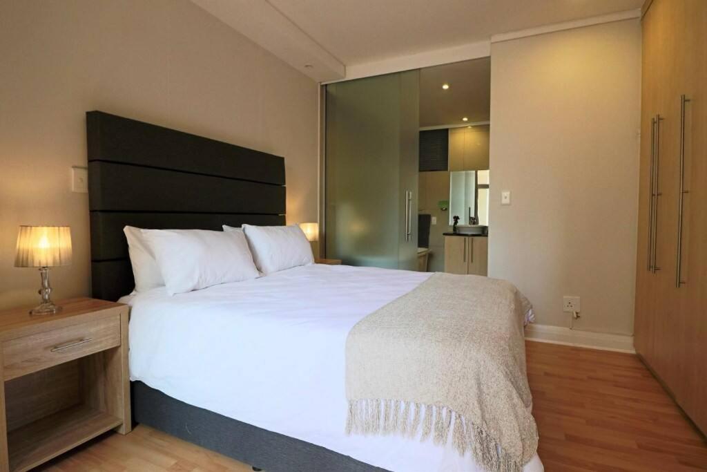 Upmarket Sandton Hydro Park Apartments Йоханнесбург Экстерьер фото